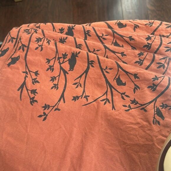 Pier 1 Rust & Black Rectangular Place Mats 4 - Picture 3 of 4